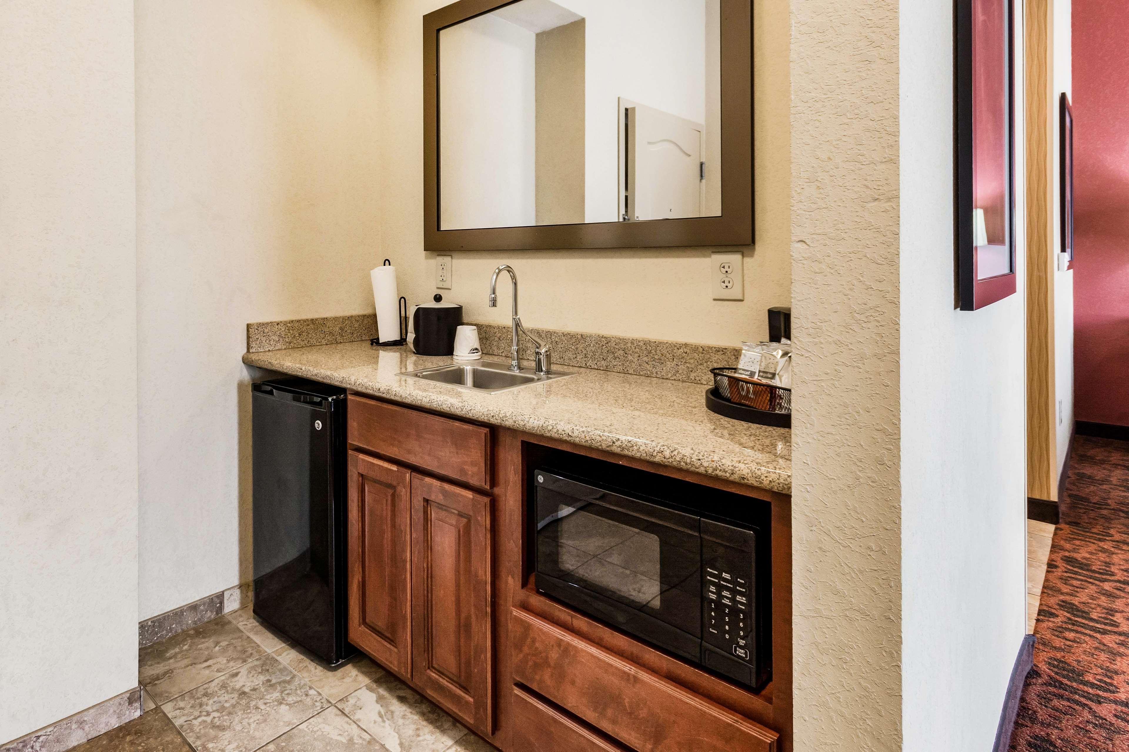 Hampton Inn Derby-Wichita Southeast Екстер'єр фото