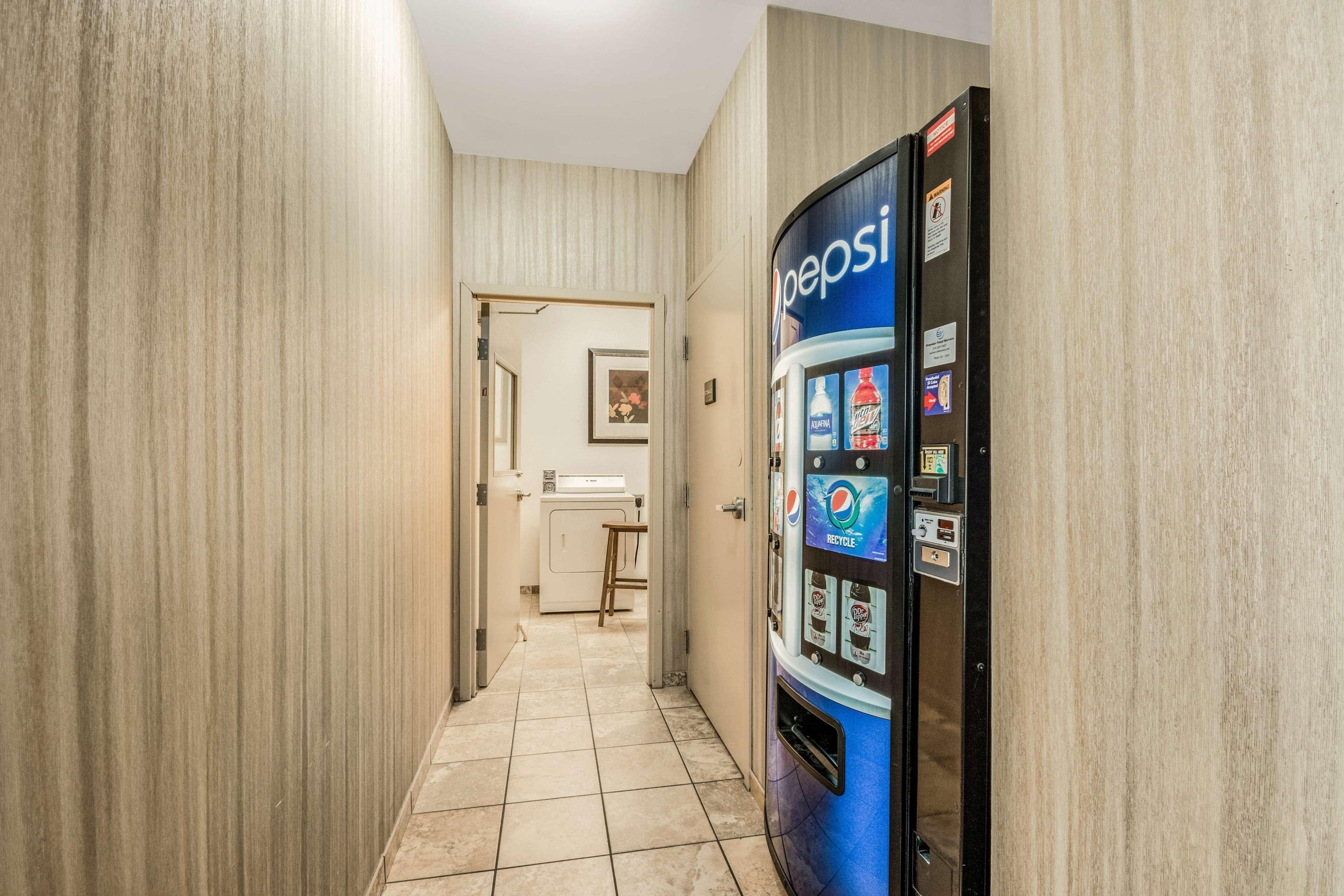 Hampton Inn Derby-Wichita Southeast Екстер'єр фото