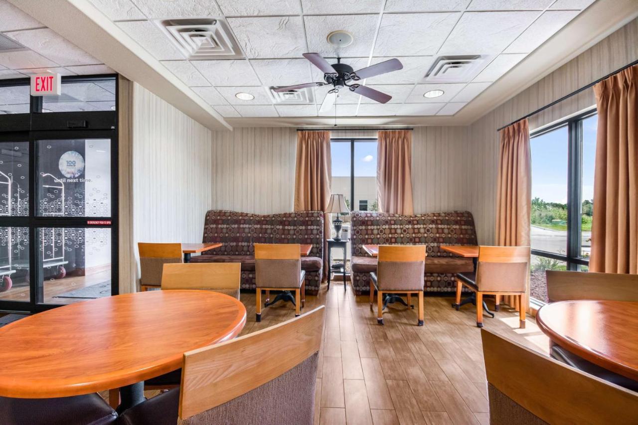 Hampton Inn Derby-Wichita Southeast Екстер'єр фото