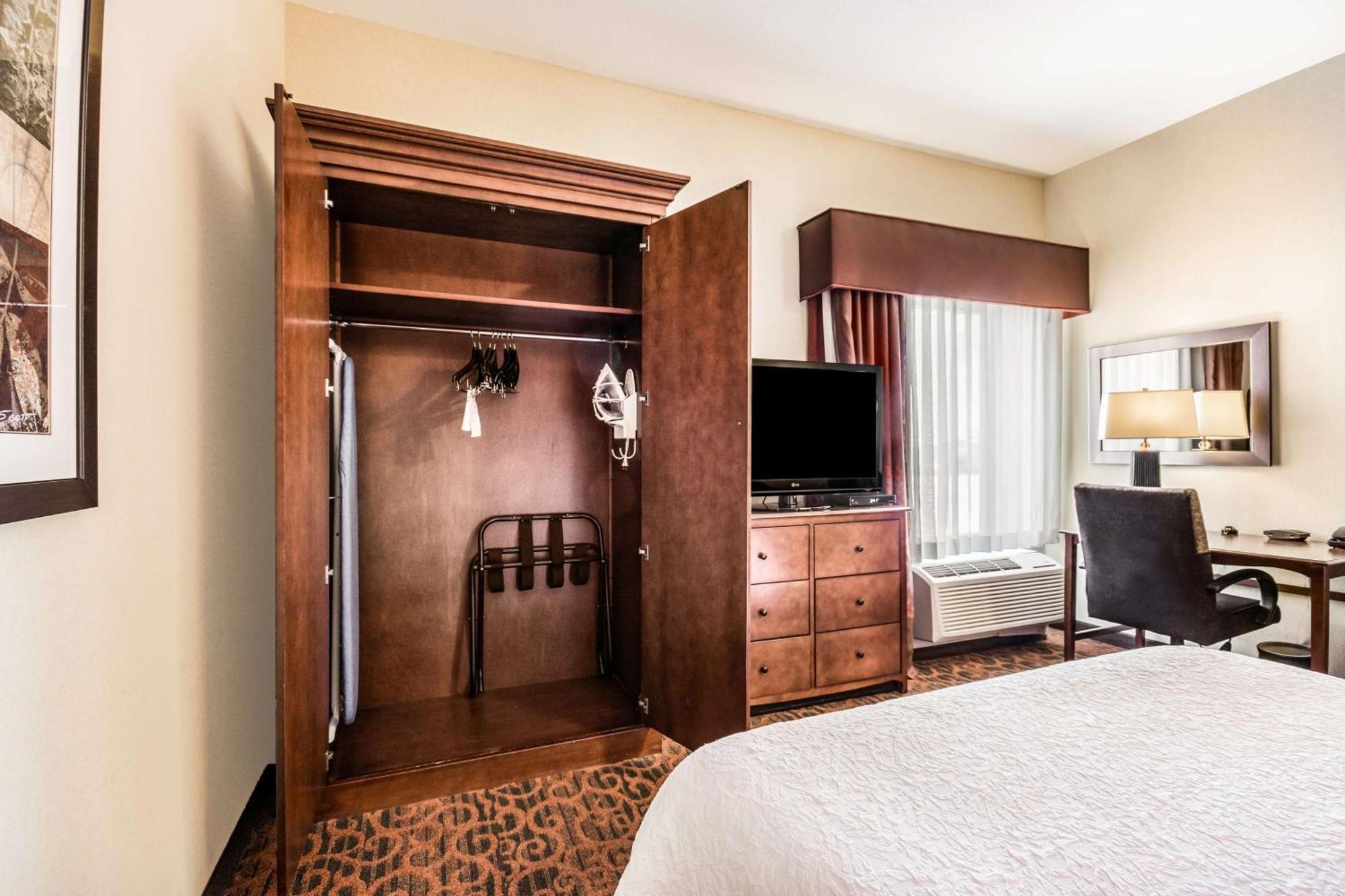 Hampton Inn Derby-Wichita Southeast Екстер'єр фото