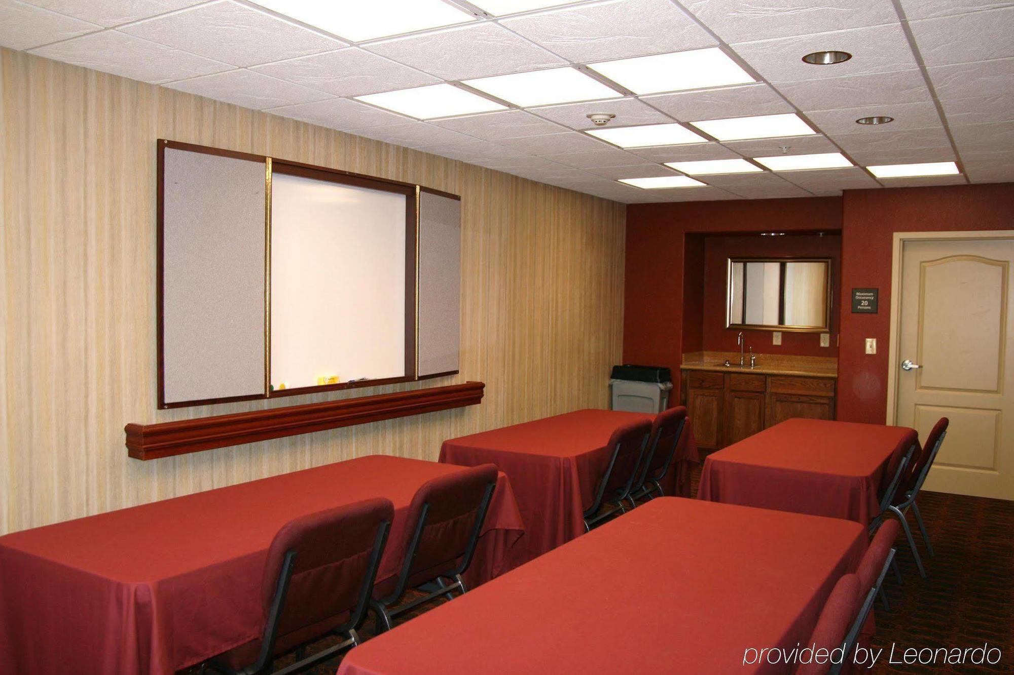 Hampton Inn Derby-Wichita Southeast Зручності фото