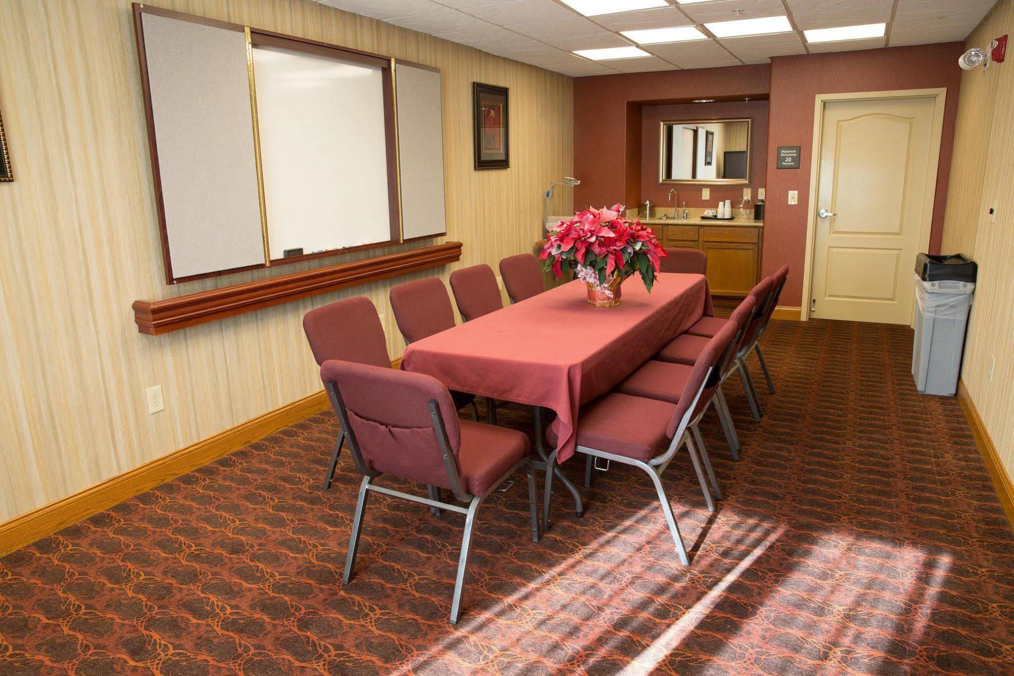 Hampton Inn Derby-Wichita Southeast Екстер'єр фото